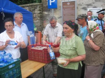 Ion Lungu și soția sa au împărțit 6.000 de sarmale