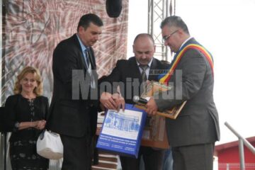 Consulul Ucrainei i-a dăruit primarului Sucevei o icoană
