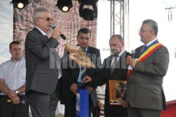 Consulul Ucrainei i-a dăruit primarului Sucevei o icoană