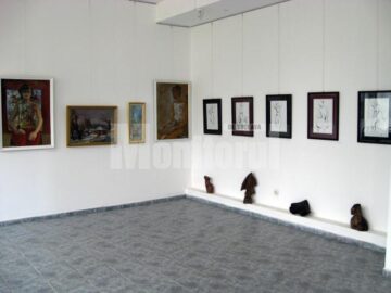 Secvență din expoziție - Pictură Ofelia Huțul, grafică și sculptură Raluca Hreniuc