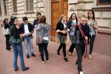 Candidați ieșiți din examen de la Colegiul Ștefan cel Mare