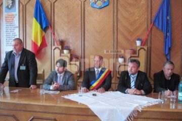 Primarul Rădăuțiului, Aurel Olărean, a deschis ieri, în mod oficial, manifestările din cadrul Zilelor Municipiului Rădăuți