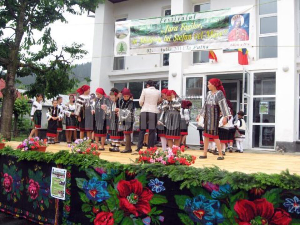 Spectacole organizate cu ocazia celei de-a treia ediții a festivalului „Țara Fagilor, în Moldova lui Ștefan cel Mare”