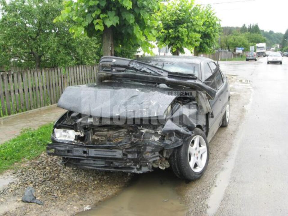 Opelul Vectra, mașina în care se afla o parte dintre membrii Fanfarei „Zece Prăjini”