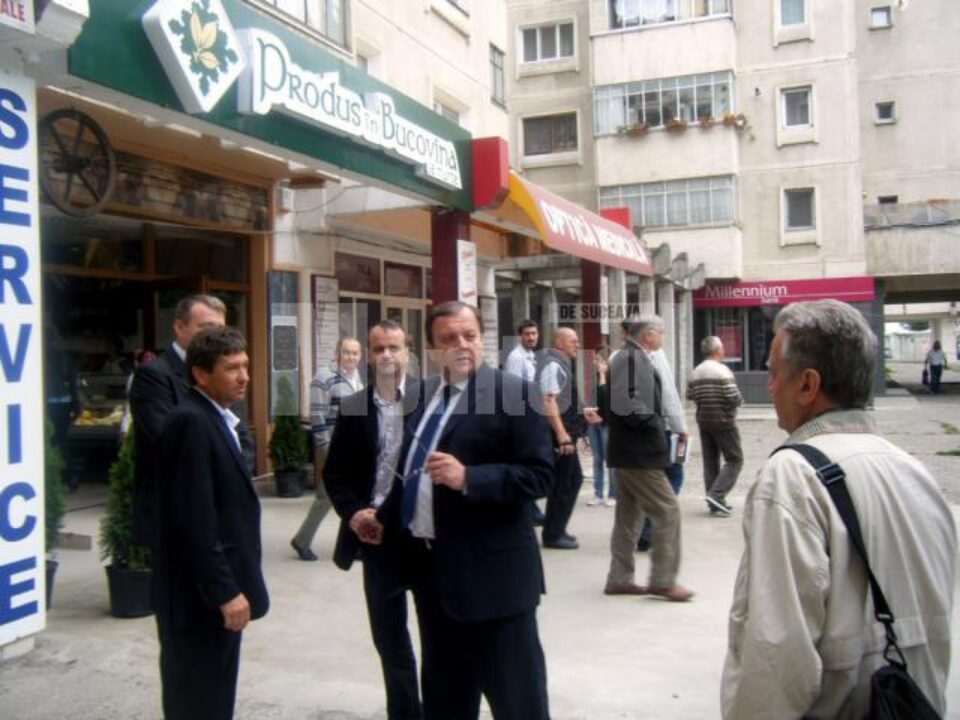 Președintele Consiliului Județean, Gheorghe Flutur, a inaugurat ieri, la Iași, magazinul Produs în Bucovina
