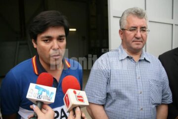 Directorului tehnic al firmei Dytras, Javier Sanchez de Cueto și Ion Lungu