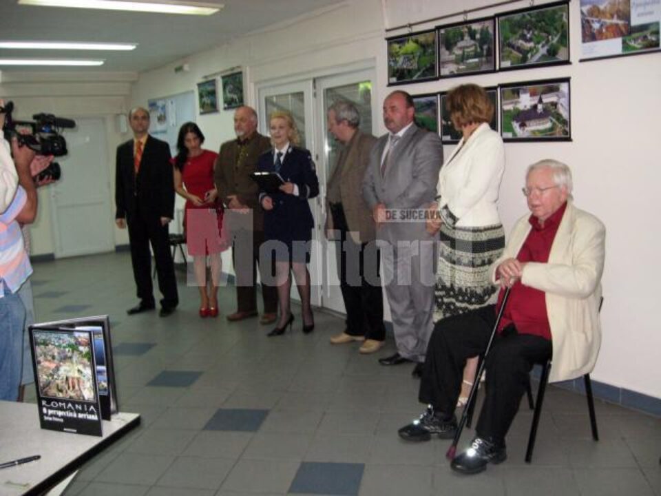 Moment de la vernisajul expoziției