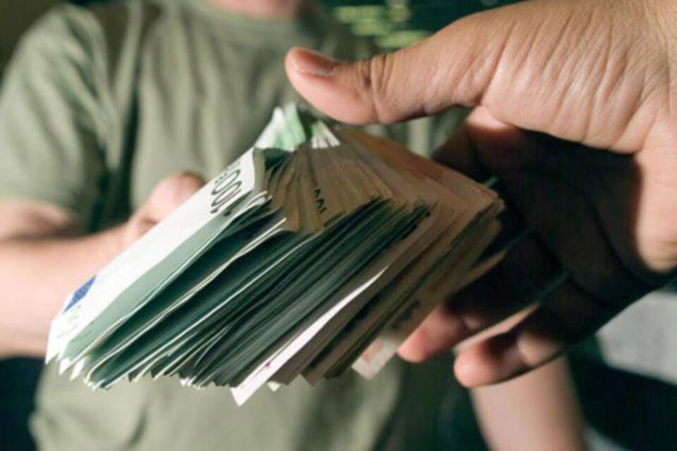Testele de integritate sunt făcute angajaților asupra cărora există suspiciuni sau reclamații că ar primi mită Testele de integritate sunt făcute angajaților asupra cărora există suspiciuni sau reclamații că ar primi mită