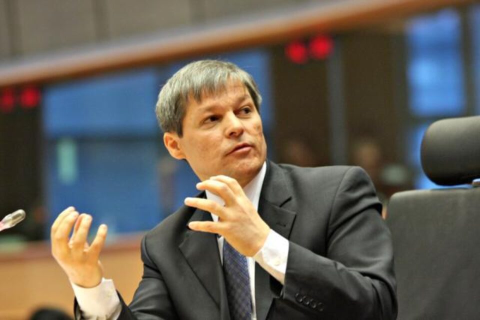 Cioloș: Există în România potențial uman și inteligență pentru a valorifica potențialul agricol Foto: Mediafax
