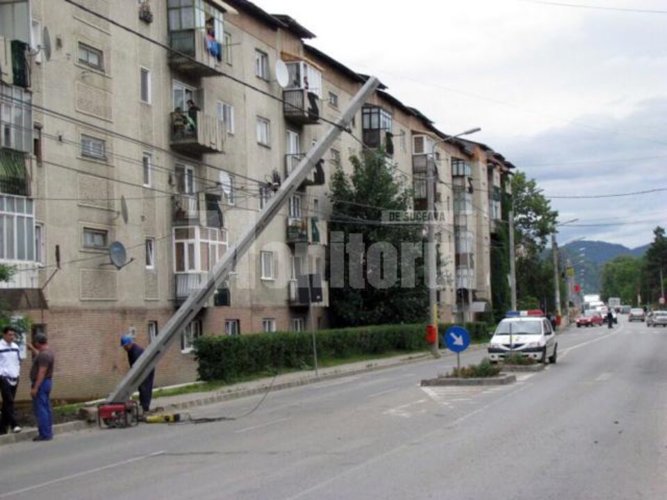 Stâlpul, retezat de la pământ