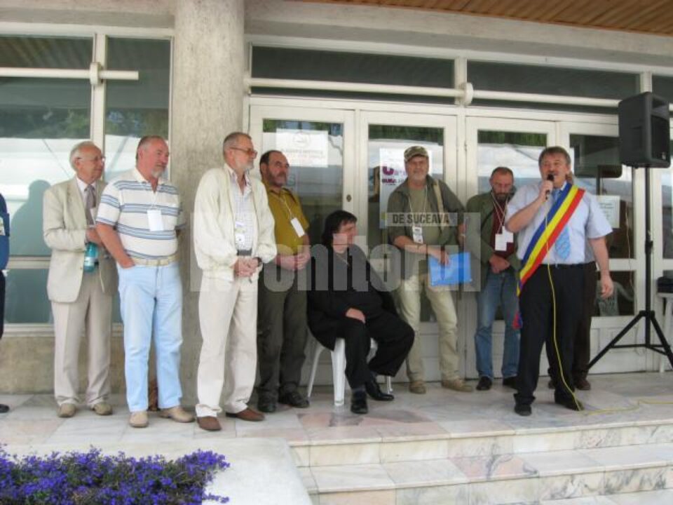 Festivitatea de deschidere a avut loc în fața Muzeului Obiceiurilor Populare din Bucovina