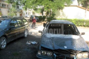BMW-ul a fost distrus în întregime, iar Opelul avariat