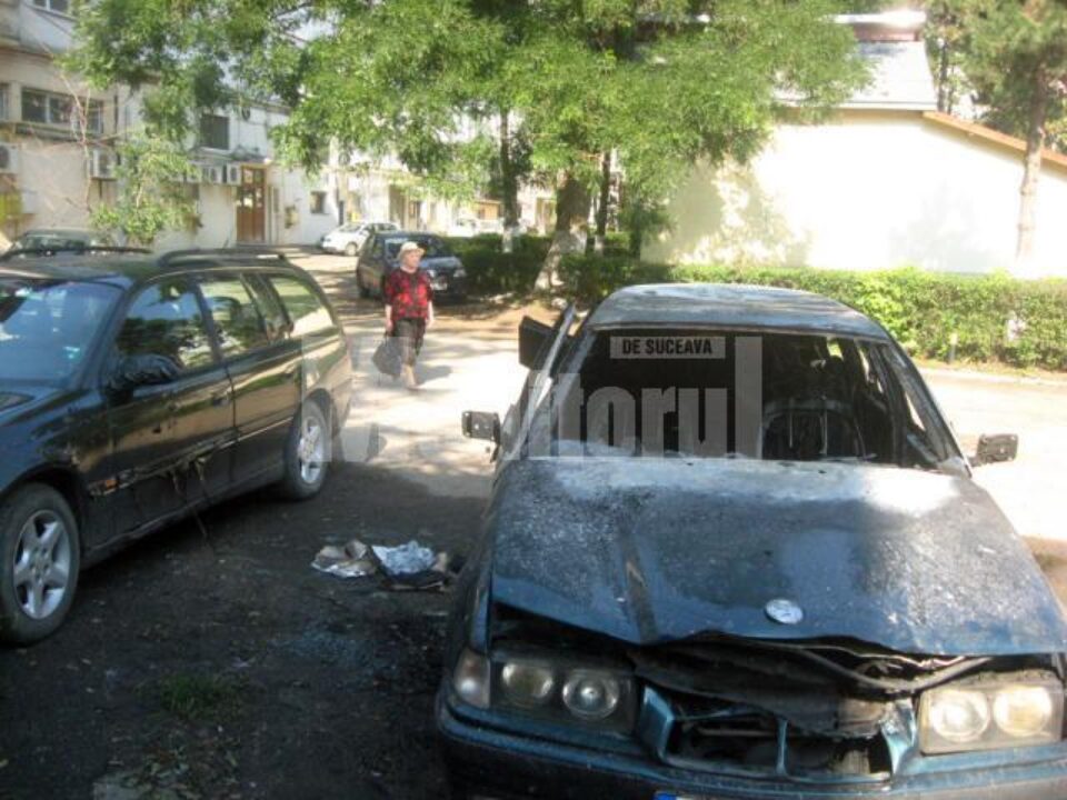 BMW-ul a fost distrus în întregime, iar Opelul avariat