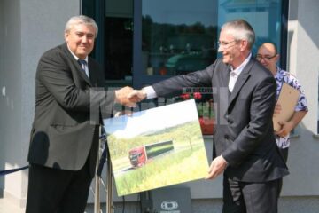Tabloul oferit de firma Scania pentru reprezentanta Scania