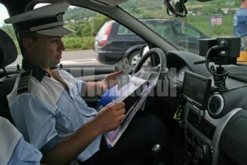 Control în trafic pe linia combaterii excesului de viteză, cu mașinile dotate cu radar