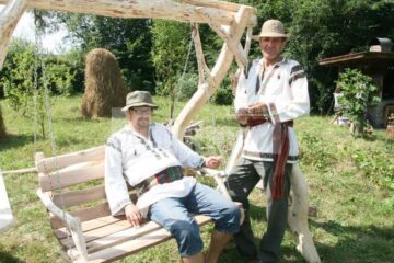 Pictorul Liviu Șoptelea și meșterul Vasile Neamțu