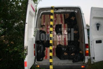 În microbuz au fost găsite țigări în valoare de de 360.500 lei