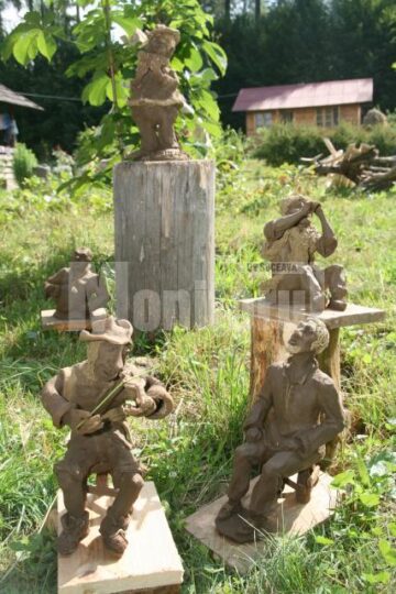 Figurine din lut