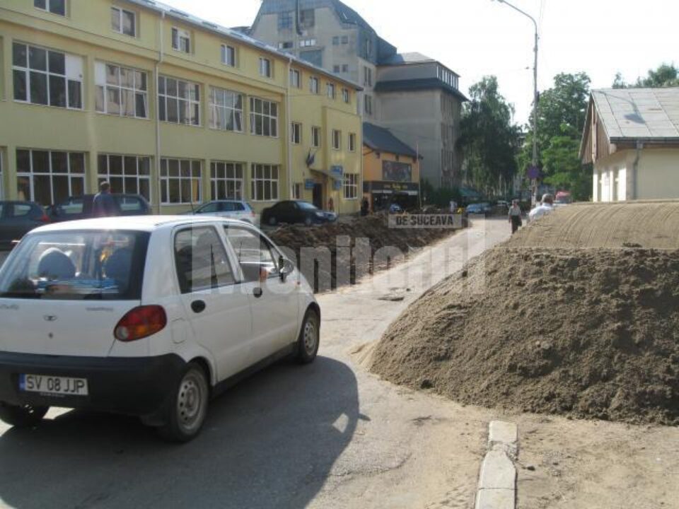 Lucrările de termoficare de lângă sediul Ambulanței întârzie autosanitarele la solicitări Lucrările de termoficare de lângă sediul Ambulanței întârzie autosanitarele la solicitări