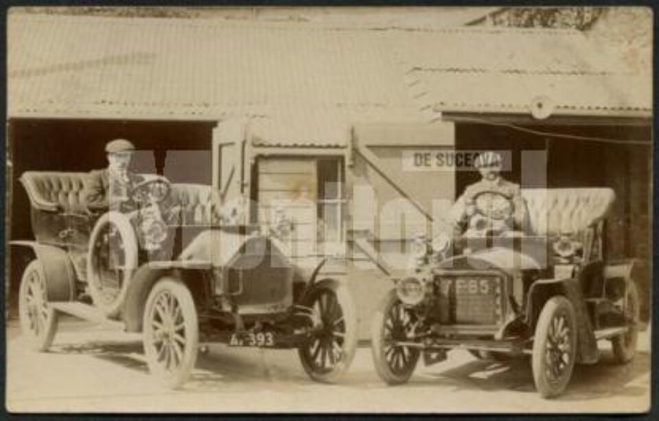 Automobil