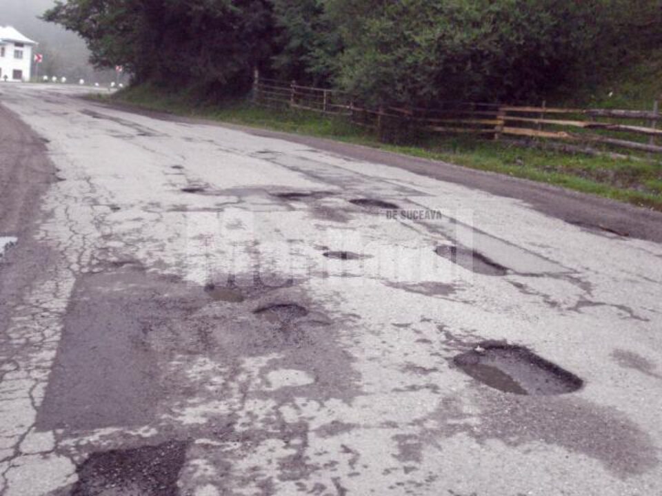 DN 18, un adevărat coșmar pentru șoferi și o rușine în fața turiștilor care ajung în zonă