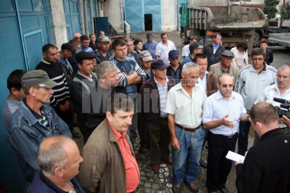 Salariații de la Drumuri și Poduri: „Noi suntem deciși să ieșim în stradă, în fața Consiliului Județean” Salariații de la Drumuri și Poduri: „Noi suntem deciși să ieșim în stradă, în fața Consiliului Județean”