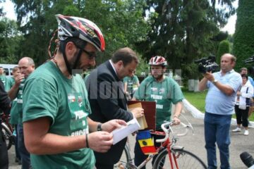 Flutur a venit alături de cicliștii care au ajuns la Putna