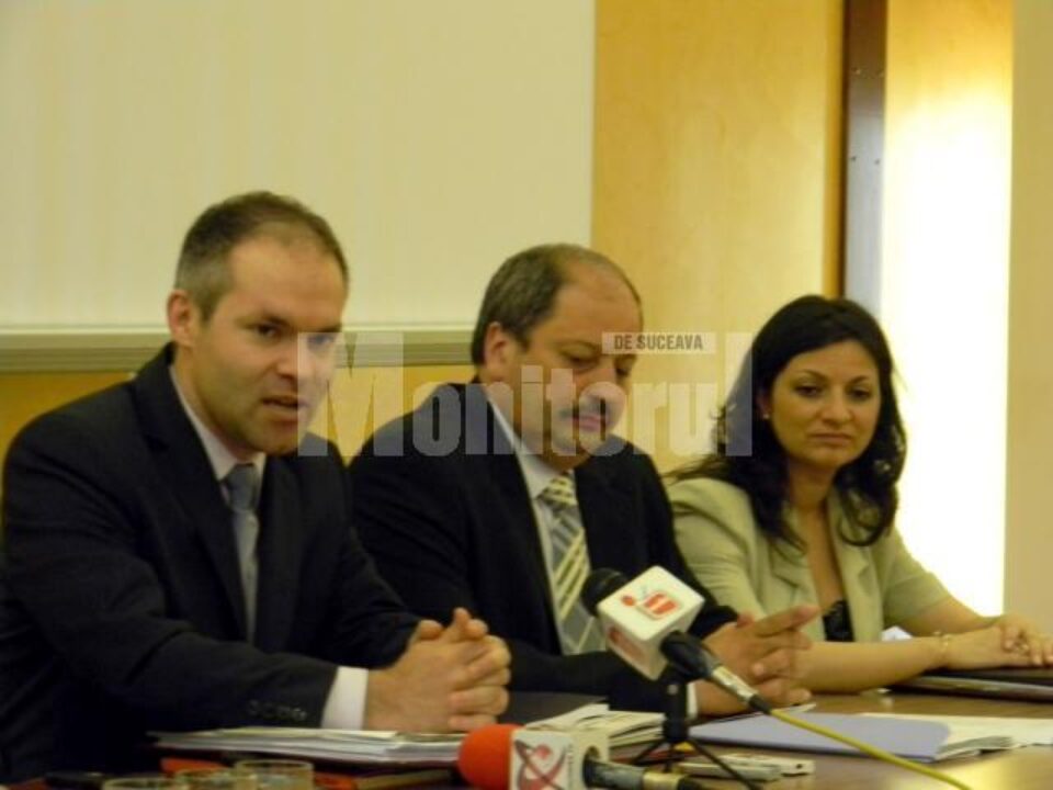 Ministrul Daniel Funeriu, s-a întâlnit ieri la Suceava cu inspectorii școlari, fiind însoțit de ministrul secretar de stat Oana Badea