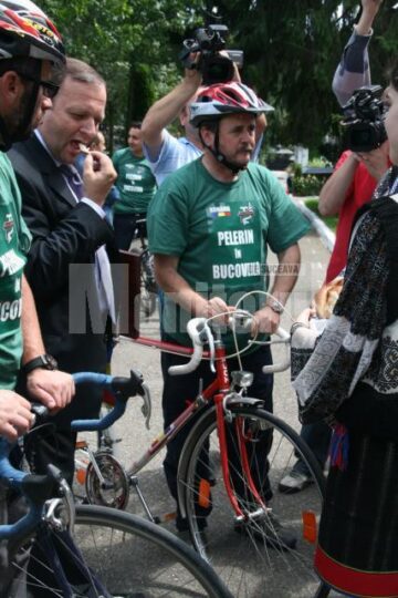 Flutur a venit alături de cicliștii care au ajuns la Putna