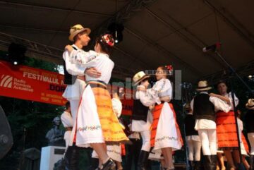 Festivalul Național al Ansamblurilor Folclorice ale Copiilor „Dorna, Plai de Joc și Cântec”