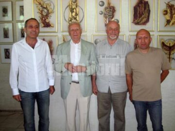 Radu Bercea împreună cu câțiva prieteni, la vernisaj