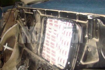 Țigările erau ascunse într-un locaș amenajat în spatele banchetei