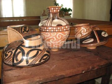 Piese de ceramică realizate de Ion și Nicoleta Elena Mitroi