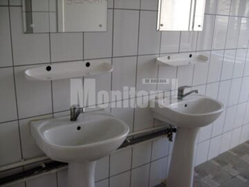 Băi curate dar fără săpun și hârtie igienică la AJOFM