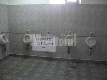 Instalații sanitare scoase din uz la Gara Burdujeni