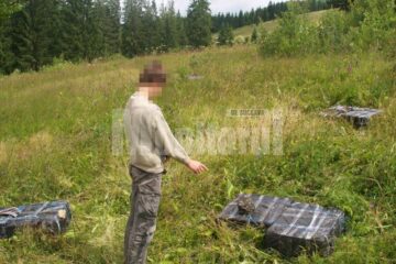 Adolescentul de 15 ani și coletele cu țigări de contrabandă