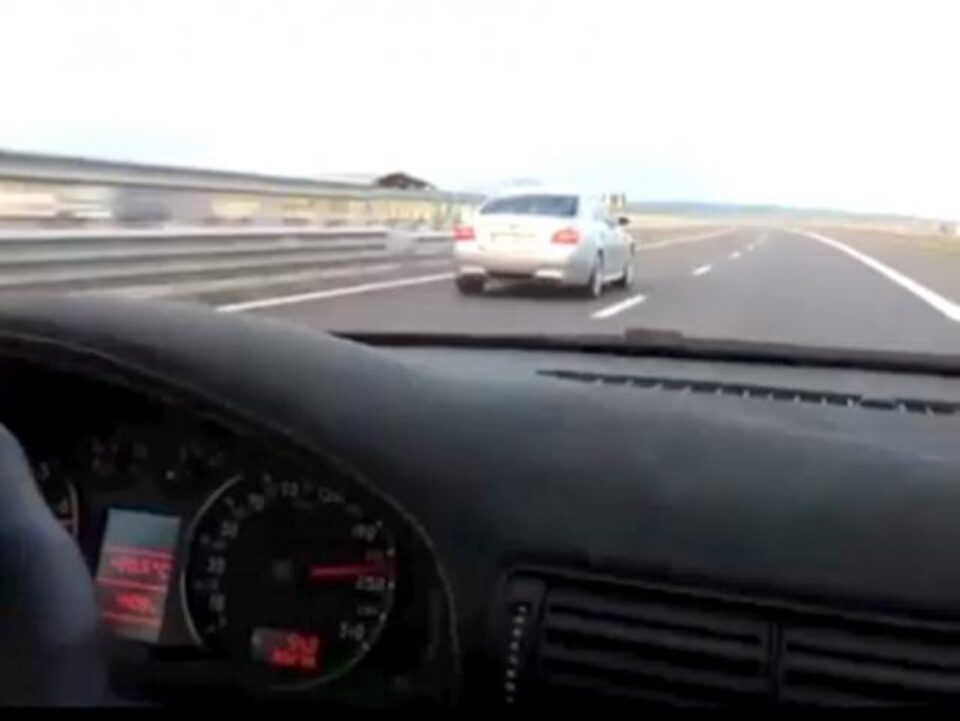 Peste 300 de kilometri la oră. Foto: Mediafax