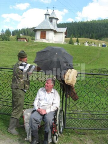 Vasile Lesenciuc a fost abandonat în fața bisericii