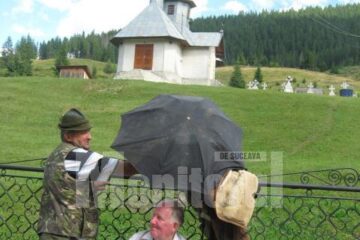 Vasile Lesenciuc a fost abandonat în fața bisericii