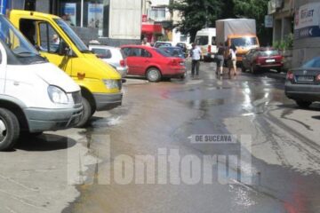Torente pe străzile Sucevei