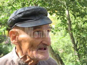 Vasile Hauca a semnat o hârtie prin care iși lua angajamentul să-l ajute pe bătrânul abandonat
