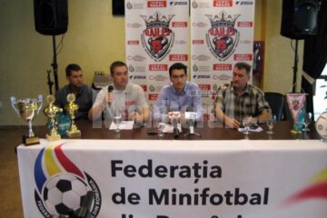 Oficialii Federației Române de Minifotbal i-au felicitat pe organizatori pentru acest turneu