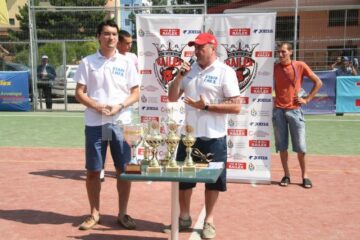 Președintele Federației Române de Minifotbal, Răzvan Burleanu stânga și prim vicepreședintele Paul Costaș