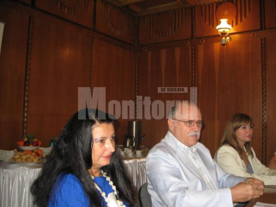 Mihaela Staicu, fost director Continental Suceava, Radu Enache, președintele Continental Hotels și Ramona Caba, director Continental Suceava