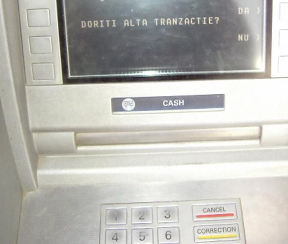 În municipiul Suceava au fost reclamate cinci furturi după blocarea fantei de eliberare a banilor