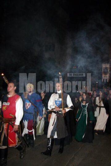 Parada cavalerilor pe străzile Sucevei