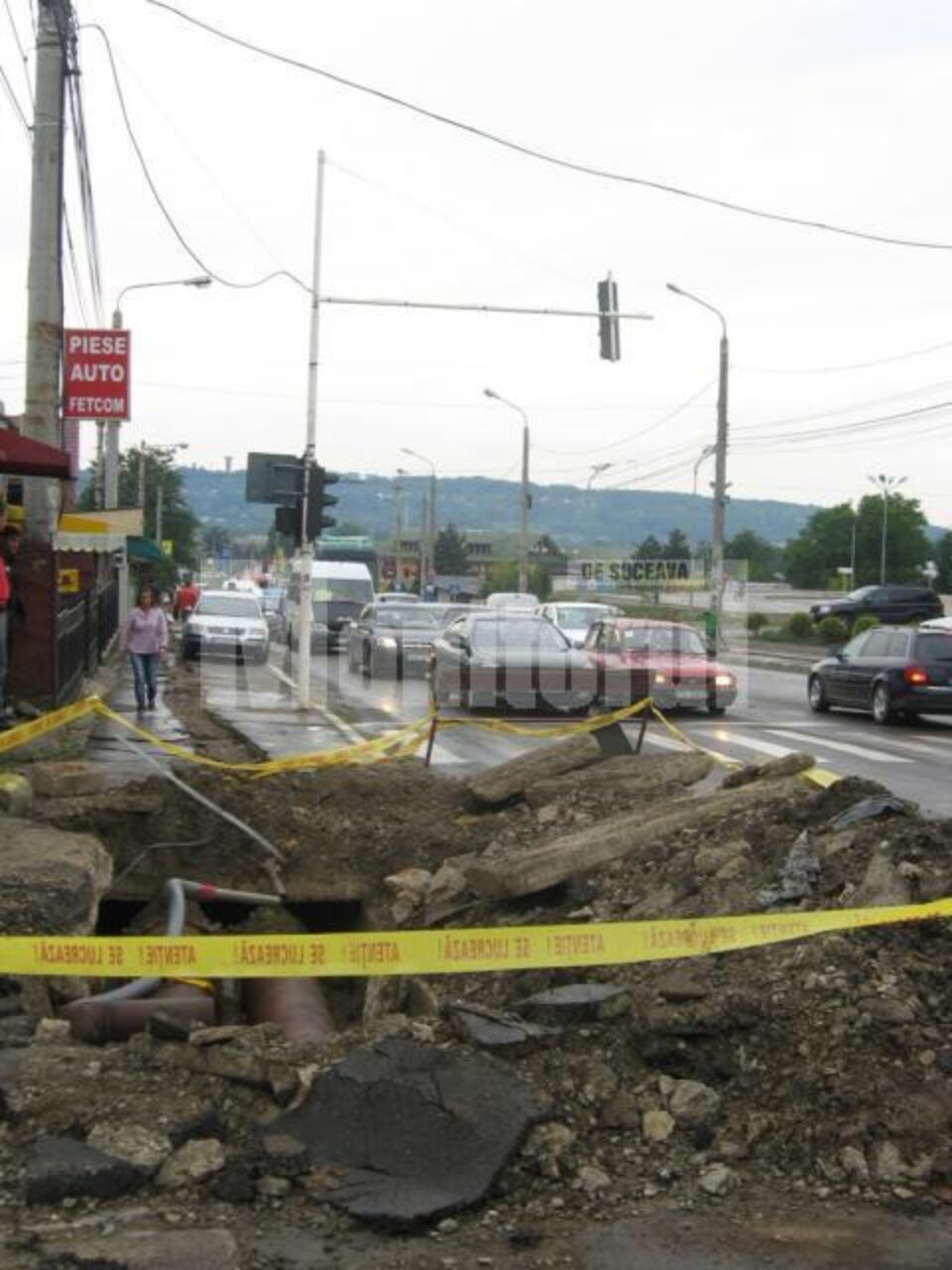Lucrările de termoficare blochează parțial o banda de circulație