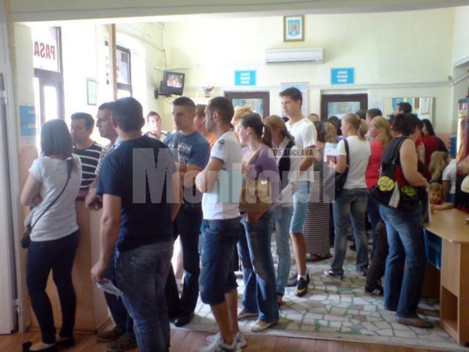 Aglomerație mare la Serviciul de Pașapoarte