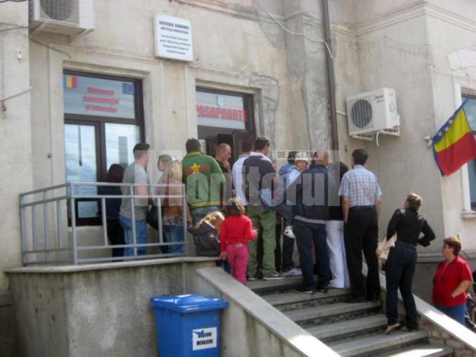 Aglomerație mare la Serviciul de Pașapoarte