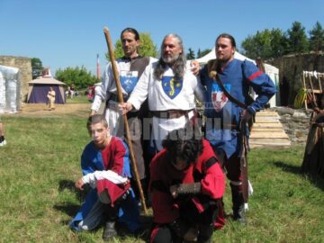 Toboșari, stegari, cascadori, trubaduri și jongleri, în Cetatea Sucevei